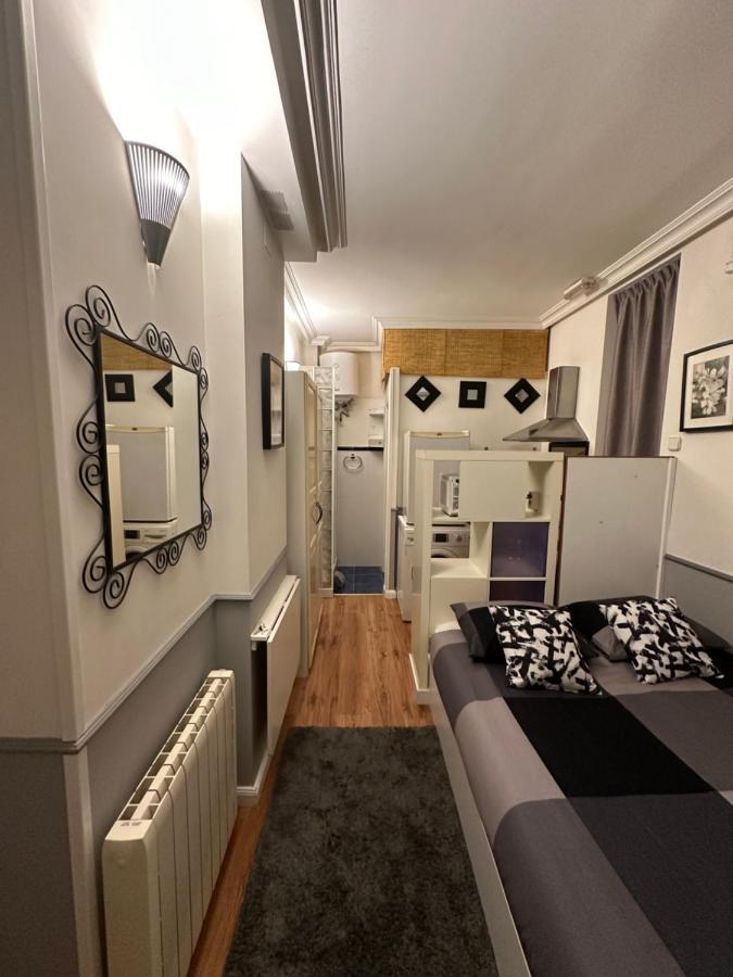 Petit House City Center Мадрид Екстериор снимка